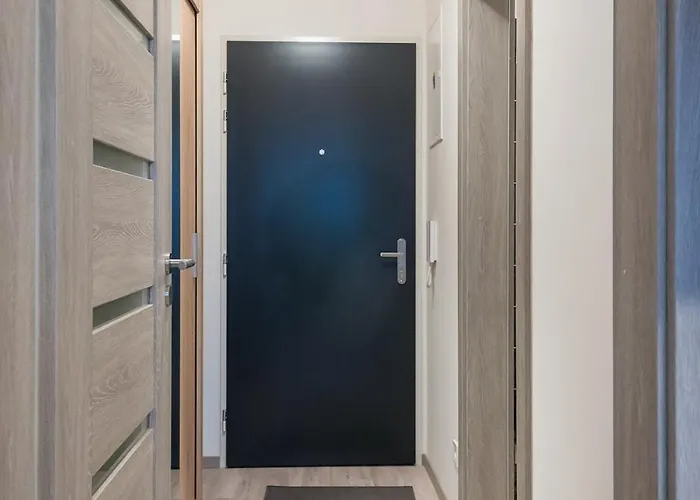 2-modern In The Old Town